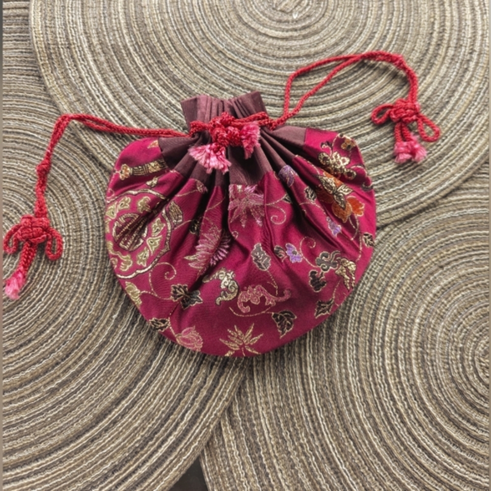 Vintage Brocade Drawcord Evening Bag EUC